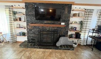 806 SE Avenue 8 Ave, Atkins, AR 72823