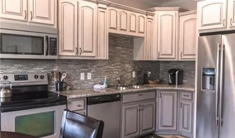 610 SW 5th St, Bentonville, AR 72712