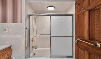111 W 57TH St, Bayonne, NJ 07002