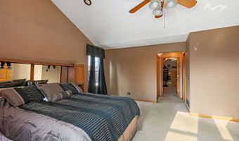 2051 Carlisle St, Algonquin, IL 60102