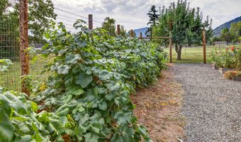 855 Reiten Dr, Ashland, OR 97520