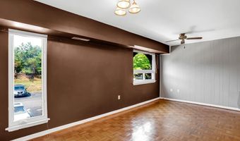 1 SILVERWOOD Cir 8, Annapolis, MD 21403