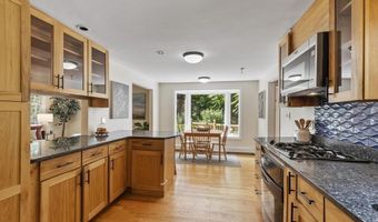 215 Middle Rd, Boxborough, MA 01719