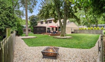 1738 E JONQUIL Ter, Arlington Heights, IL 60004