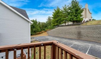 1716 Whispering Creek Dr C, Ballwin, MO 63021