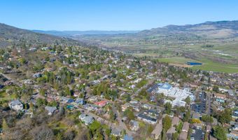 319 West St, Ashland, OR 97520