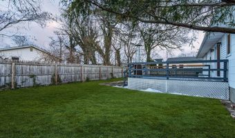 46 Bowline St, Beachwood, NJ 08722