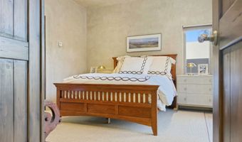 4 Avenida Herrera, Santa Fe, NM 87506