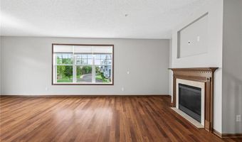 15533 Eagle Shore Dr 806, Apple Valley, MN 55124