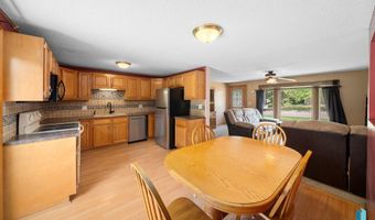 2013 E Sylvan Cir, Brandon, SD 57005