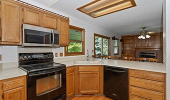 1006 SE Peterson Dr, Ankeny, IA 50021