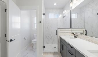 18 Ogden St, Cascade, ID 83611