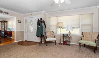 890 KELLY LYNN Dr, Anniston, AL 36207