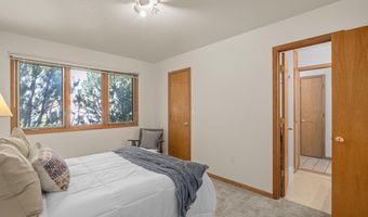 5503 HACKER Cir, Cheyenne, WY 82009