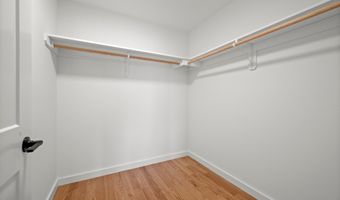 8 Fieldstone Ct 8, Bethel, CT 06801