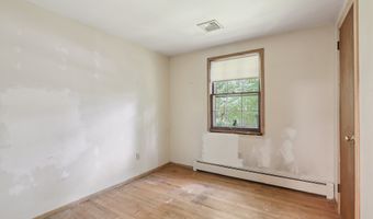10 New Light Dr, Danbury, CT 06810