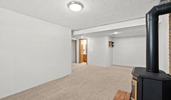 2370 Roselawn St, Wolverine Lake, MI 48390