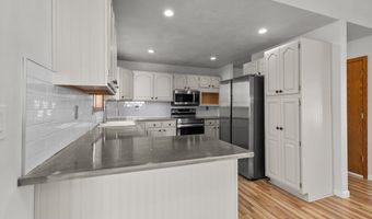 N308 EASTOWNE Court, Appleton, WI 54915