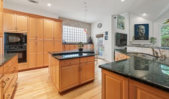14664 Wayside Ct, Addison, TX 75001