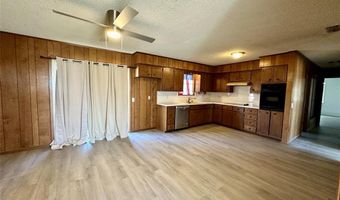 917 N Kirk St, Hico, TX 76457
