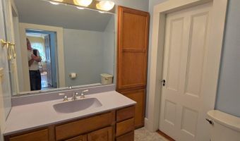 49 Tyler St, Brattleboro, VT 05301