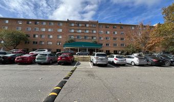 750 S DICKERSON St 414, Arlington, VA 22204