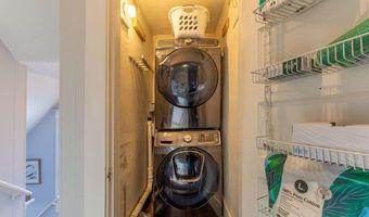 28 Mountainview Ave, Bangor, ME 04401