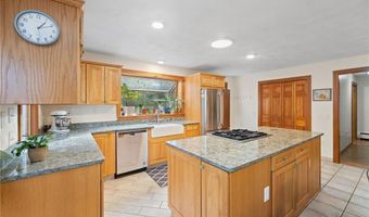 511 Tripps Corner Rd, Exeter, RI 02822