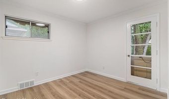 9986 Becker Ave, Allen Park, MI 48101