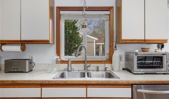 71 Willow Rd, Charlestown, RI 02813