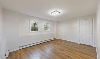 8 Apple Blossom Ct, Airmont, NY 10952