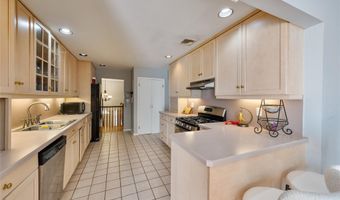 19 Apple Blossom Ct, Airmont, NY 10952