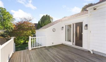 7 Carpenter Ave, Barrington, RI 02806