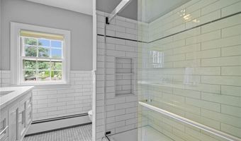 44 River St, Cranston, RI 02905