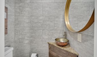 301 13th Ave NW, Altoona, IA 50009