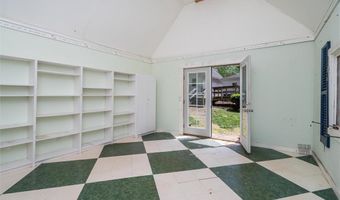 920 Grove St, Baldwin City, KS 66006