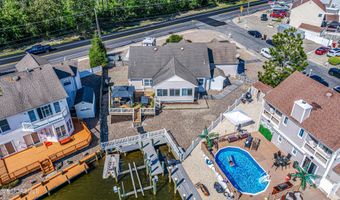 50 Yardarm Ct, Bayville, NJ 08721