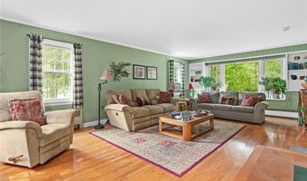 110 Hopkins Ave, Johnston, RI 02919