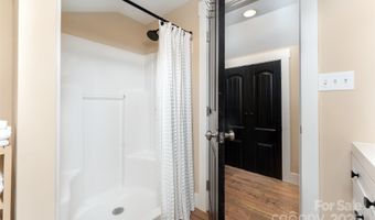 15 Eaglebear Dr, Asheville, NC 28806