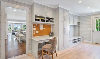 60 Van Wickle Ln, Bristol, RI 02809