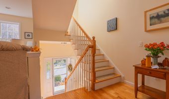 12 Oak Meadows Dr 12, Brookfield, CT 06804