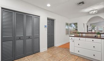 3601 NEPTUNE Dr, Orlando, FL 32804