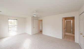 2800 S Knightsbridge Cir, Ann Arbor, MI 48105