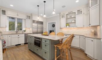 5 Morgan Ct, Lincoln, RI 02865