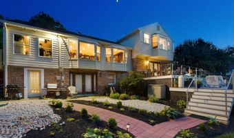 8121 BRIAR CREEK Dr, Annandale, VA 22003