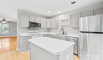 637 Mountainwater Dr, Charlotte, NC 28262