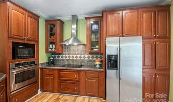 142 Pinners Cove Rd, Asheville, NC 28803