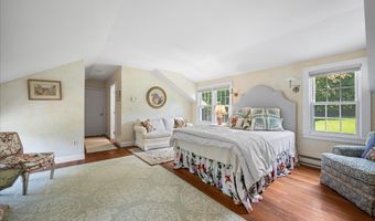 25 Spring St, Chester, CT 06412