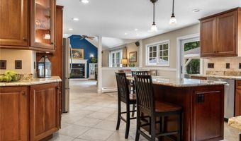 91 Woodridge Dr, North Kingstown, RI 02874