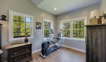 5120 Country Hills Dr, Aurora, IN 47001